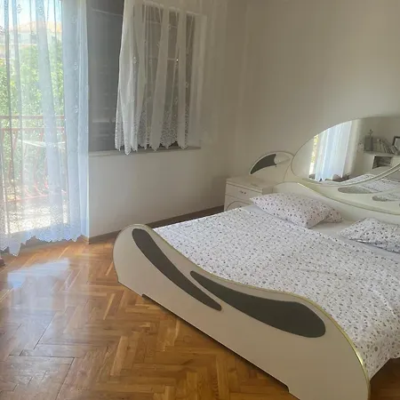 Mladi Apartmán *